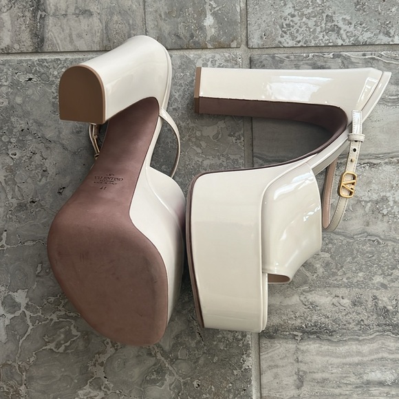 Valentino Garavani Patent High Heel Platform Slides, Size 41 New in Box $1,200 - Picture 5 of 11